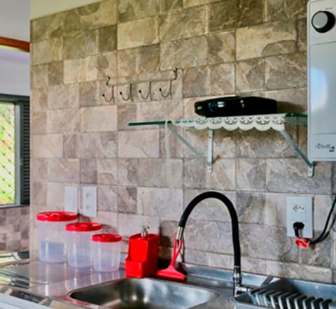 Design Chalet | Private kitchen | Fridge, microwave, oven, blender