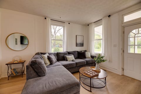 Mason Vacation Rental | 1,100 Sq Ft | 2BR | 2BA | 3 Steps to Enter