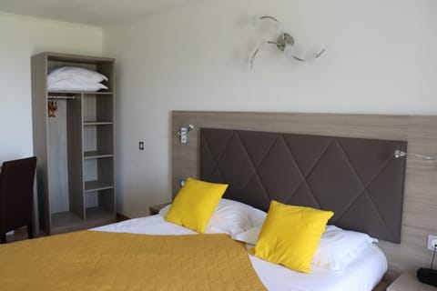 Superior Double Room | In-room safe, desk, soundproofing, free WiFi