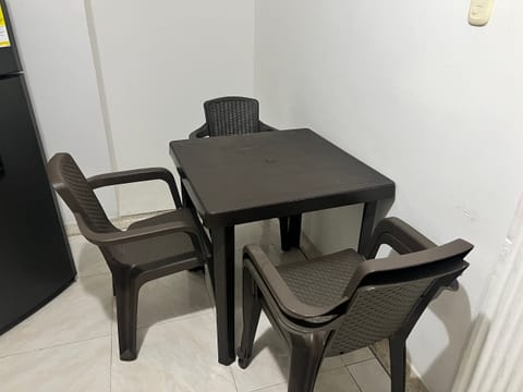 Basic Apartment | Dining