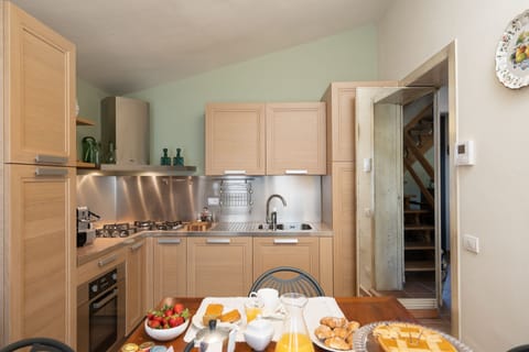 Villa | Private kitchen | Full-size fridge, microwave, oven, stovetop
