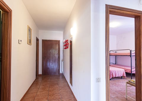 Hallway-Carlotta-Elba Island