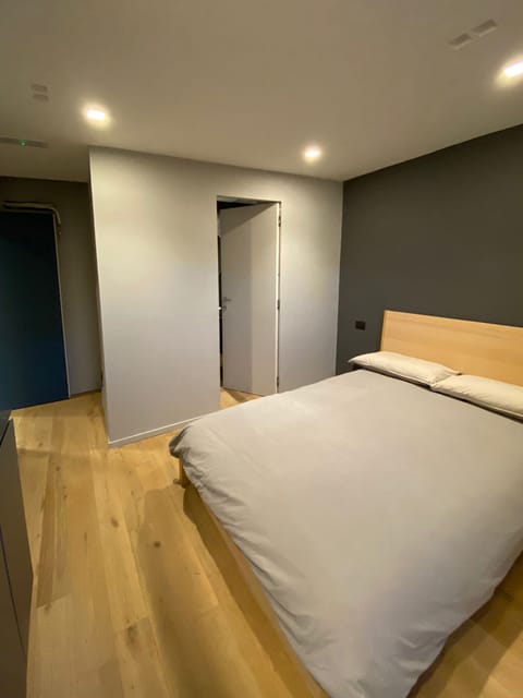 Superior Single Room | Free WiFi, bed sheets