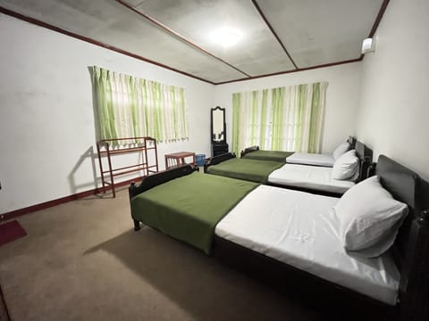 Standard Double or Twin Room | Down comforters, desk, iron/ironing board, free WiFi