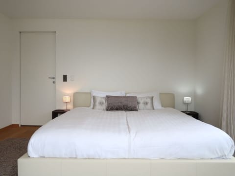 Furniture, Property, Building, Comfort, Wood, Bed Frame, Lamp, Interior Design, Floor