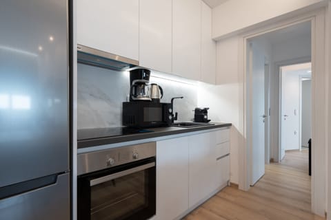 Exclusive Apartment (EDGE - D3) | Private kitchen | Full-size fridge, microwave, oven, stovetop