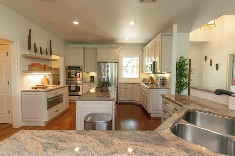 Spacious kitchen perfect for cooking a delicious meal.