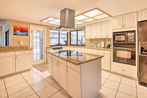 House (3 Bedrooms) | Private kitchen | Microwave, oven, stovetop, dishwasher