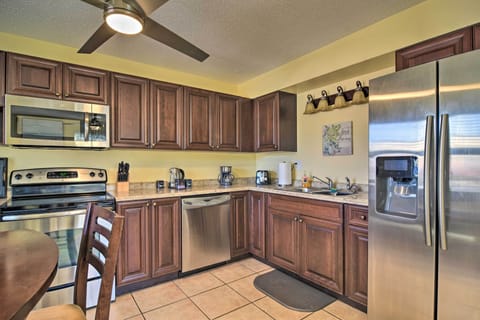 Apartment (1 Bedroom) | Private kitchen | Oven, stovetop, dishwasher, cookware/dishes/utensils