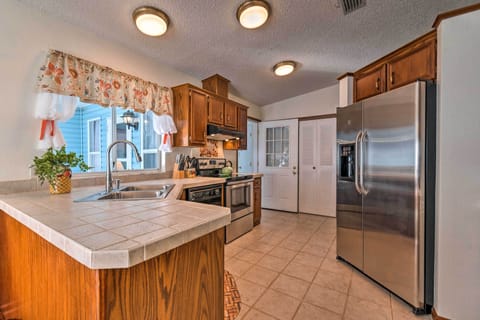 House (2 Bedrooms) | Private kitchen | Microwave, oven, stovetop, dishwasher