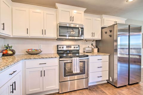 House (3 Bedrooms) | Private kitchen | Microwave, oven, stovetop, dishwasher