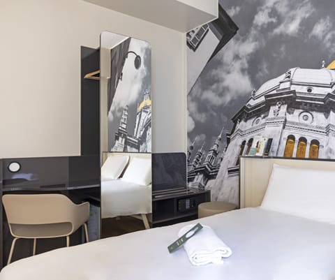 In-room safe, iron/ironing board, free WiFi, bed sheets