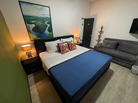 Comfort Room | Free WiFi, bed sheets