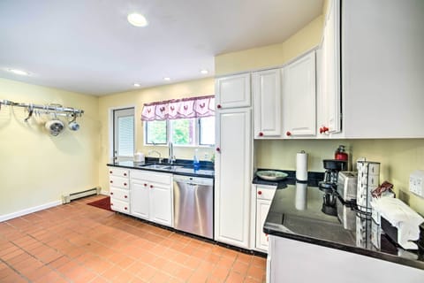 House (2 Bedrooms) | Private kitchen | Microwave, oven, stovetop, dishwasher