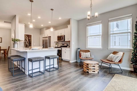 House (3 Bedrooms) | Interior