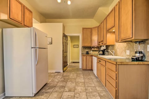 Apartment (2 Bedrooms) | Private kitchen | Microwave, oven, stovetop, dishwasher