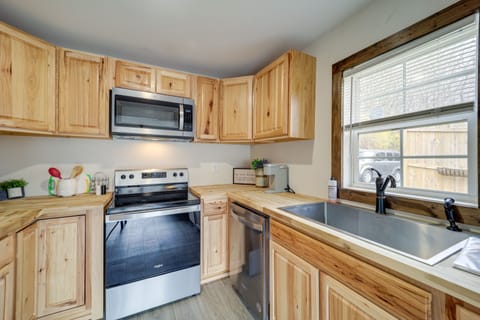 Cottage (1 Bedroom) | Private kitchen | Microwave, oven, stovetop, dishwasher