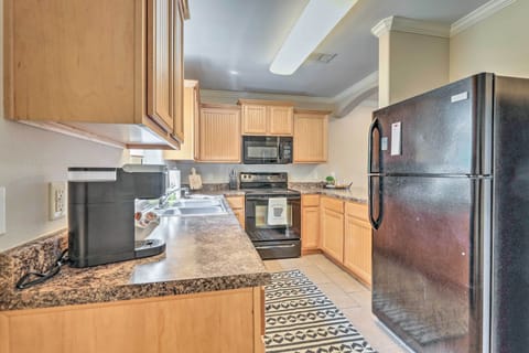 Apartment (2 Bedrooms) | Private kitchen | Microwave, oven, stovetop, dishwasher