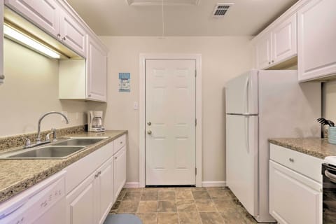 House (2 Bedrooms) | Private kitchen | Microwave, oven, stovetop, dishwasher