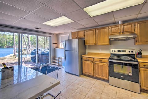 House (3 Bedrooms) | Private kitchen | Microwave, oven, stovetop, dishwasher