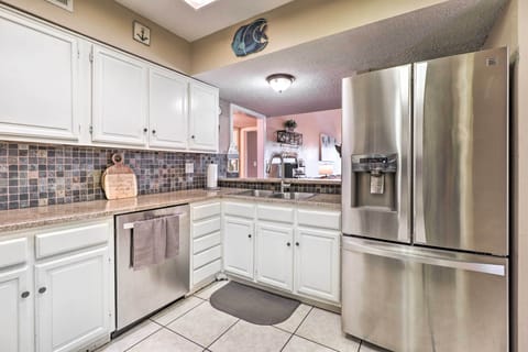 Apartment (6 Bedrooms) | Private kitchen | Microwave, oven, stovetop, dishwasher