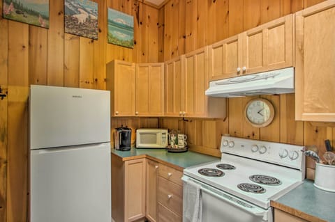 Cottage (1 Bedroom) | Private kitchen | Microwave, oven, stovetop, dishwasher