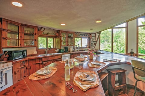 Cottage (3 Bedrooms) | Private kitchen | Microwave, oven, stovetop, dishwasher