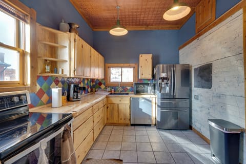 House (1 Bedroom) | Private kitchen | Microwave, oven, stovetop, dishwasher