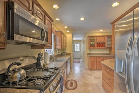 House (3 Bedrooms) | Private kitchen | Microwave, oven, stovetop, dishwasher