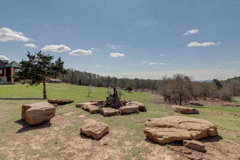 House (6 Bedrooms) | Interior