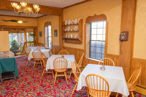 Daily local cuisine breakfast (USD 15 per person)