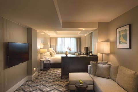 Mayfair King Suite | Premium bedding, free minibar, in-room safe, desk