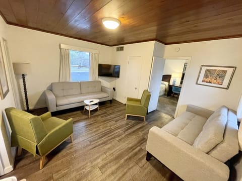 Suite, 1 Bedroom | Living area | Flat-screen TV