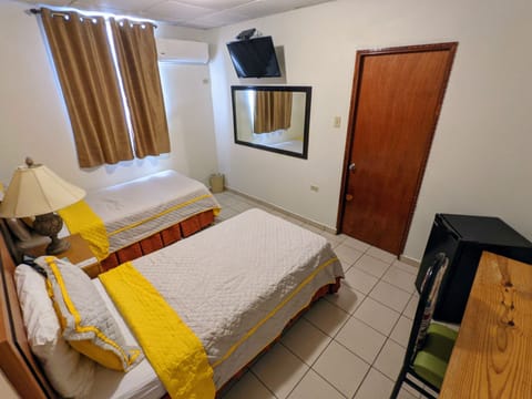 Twin Room | In-room safe, iron/ironing board, free WiFi, bed sheets