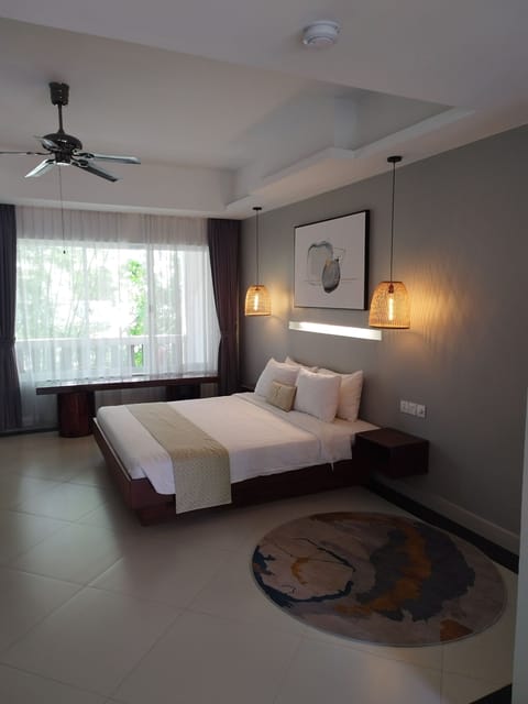 Deluxe Double Room | Minibar, desk, soundproofing, free WiFi