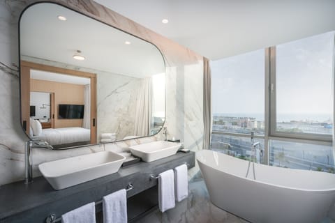 Presidential Suite, Sea View | Bathroom | Towels