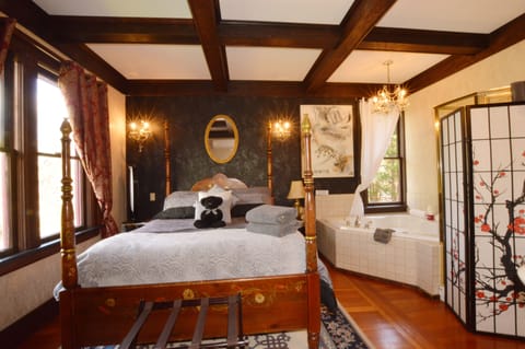 Honeymoon Room | Individually decorated, individually furnished, desk, iron/ironing board