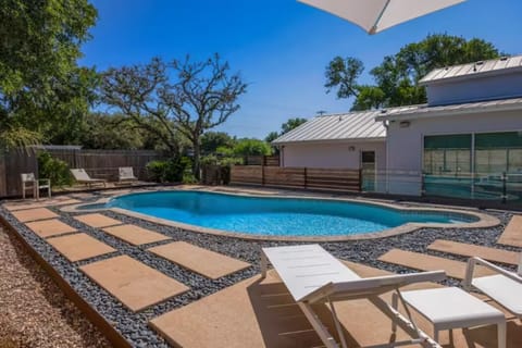 Beautiful pool (heated If requested). 