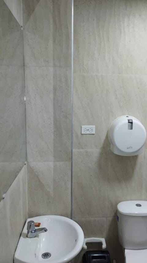 Basic Single Room | Bathroom | Shower, towels
