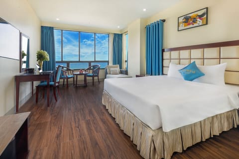 Deluxe Double Room, Sea View | Minibar, in-room safe, desk, free WiFi