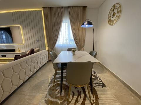 Luxury Condo | In-room dining