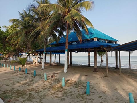 Beach nearby, white sand, beach bar