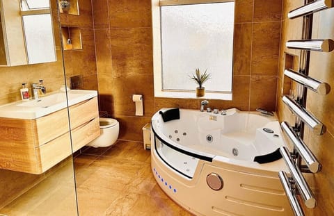 Superior Double Room, Shared Bathroom | Bathroom