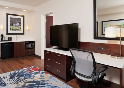 Suite, 1 King Bed, Non Smoking | Premium bedding, down comforters, in-room safe, laptop workspace