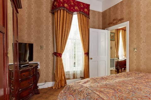 Suite, 1 Bedroom | In-room safe, individually decorated, desk, blackout drapes