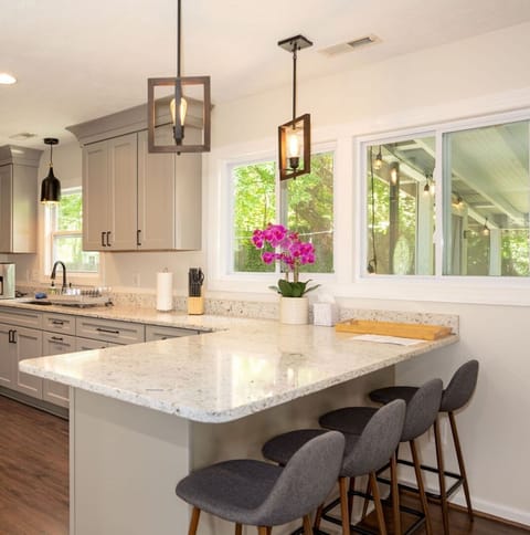 Beautifully updated Kitchen