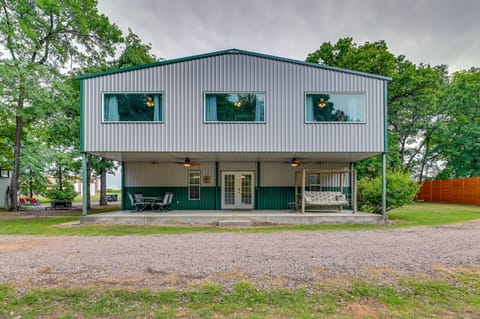 Kingston Vacation Rental | 8BR | 3BA | Stairs Required | 4,000 Sq Ft