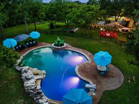 Dive into paradise and make a splash in our resort-style outdoor pool!