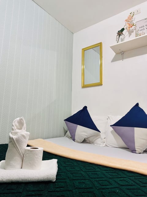 Basic Double Room | Desk, free WiFi, bed sheets