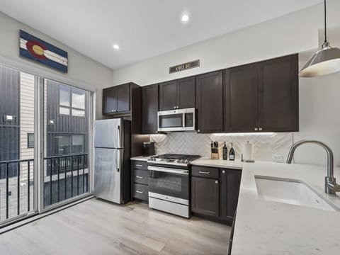 Townhome, 2 Bedrooms | Private kitchen | Fridge, oven, coffee/tea maker, toaster